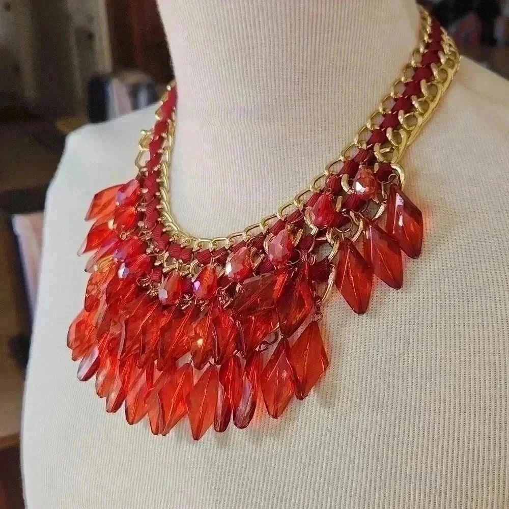 Glass Beaded Faceted Goldtone Choker Bib‎ Red